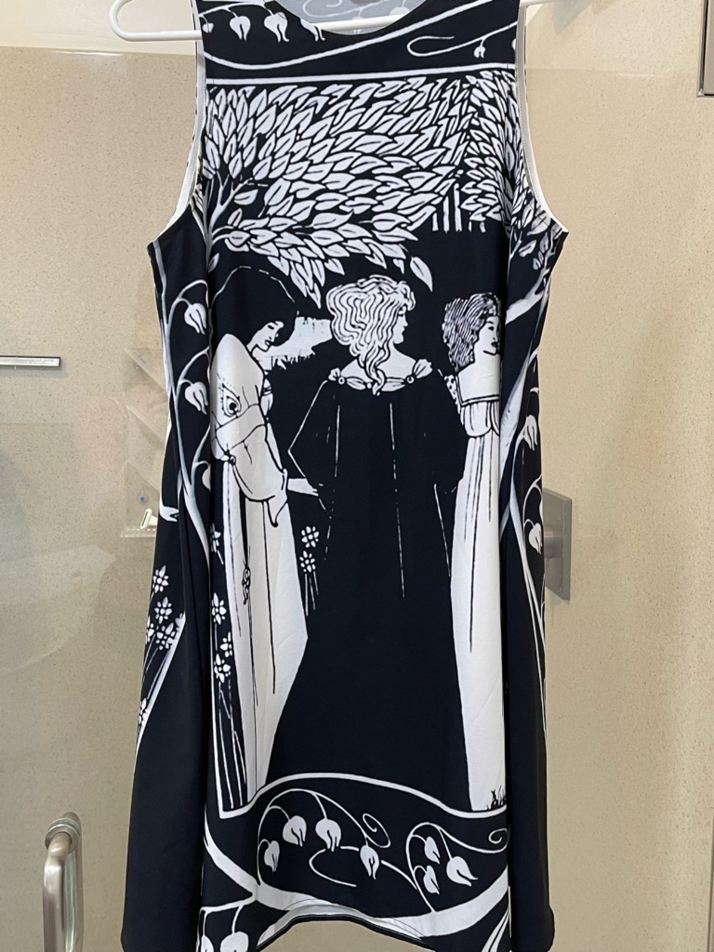 Unique Black and Cream Graphic Shift Dress - Picture 2 of 3
